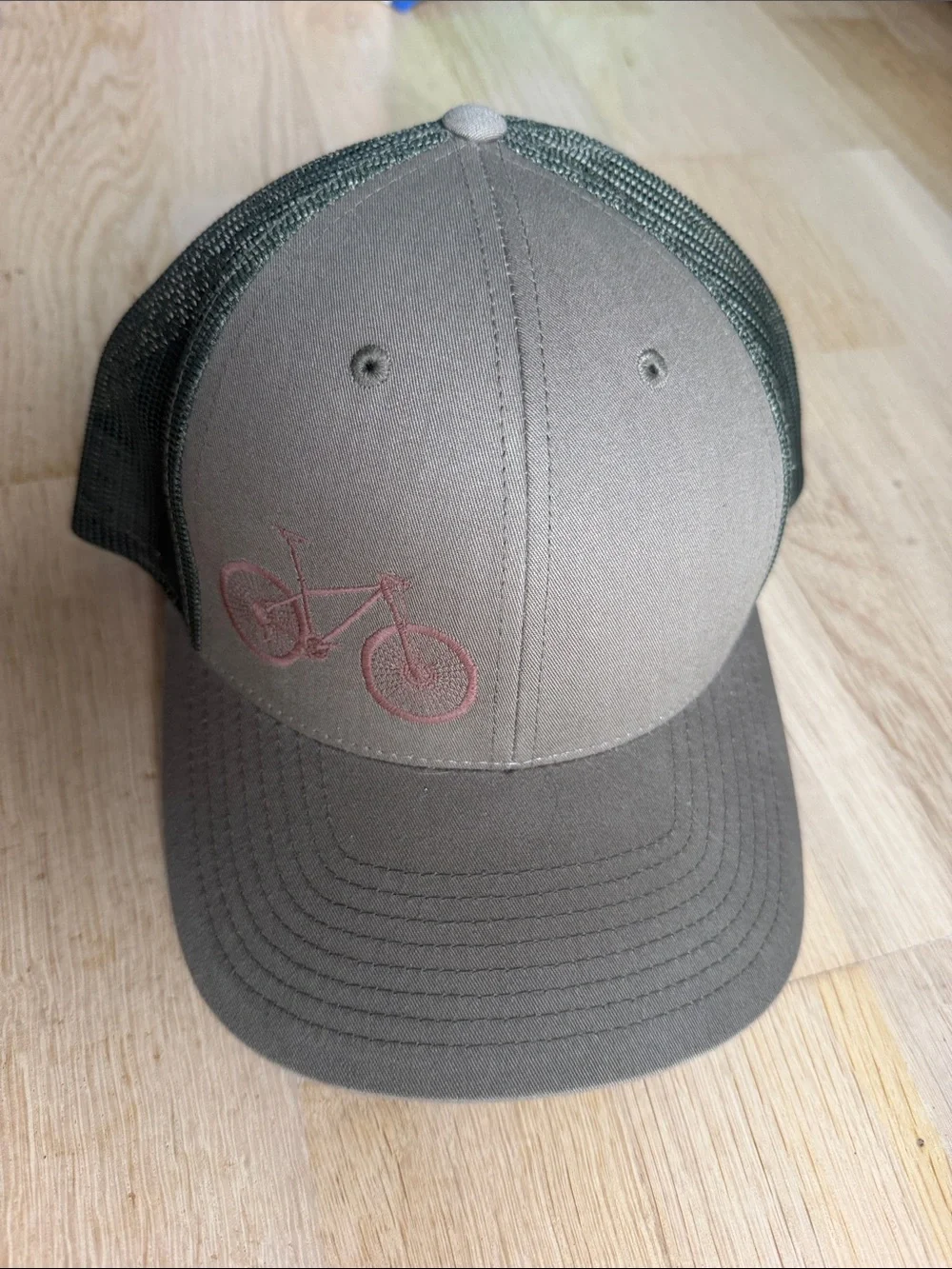 Trucker Hat with brown Bike Embroidery